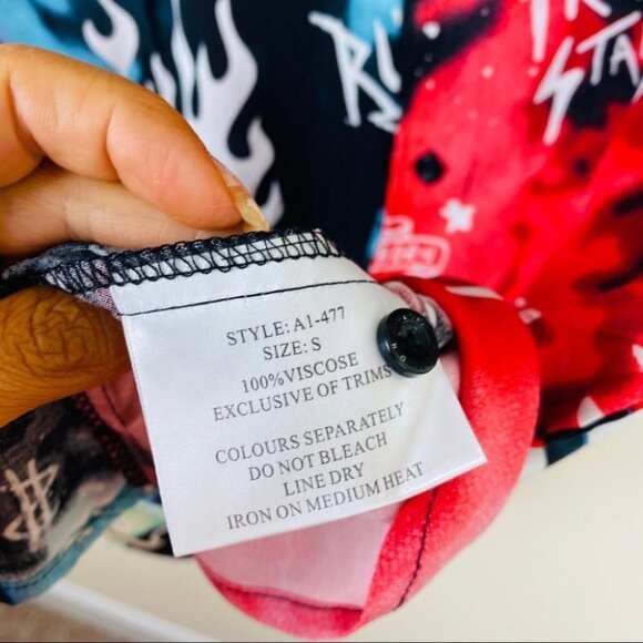 NEW 90's Y2K Short Sleeve Button Down Shirt - Picture 9 of 11